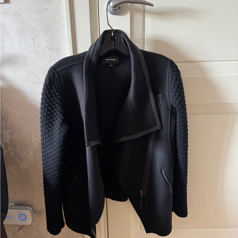 Mackage short black jacket size Small